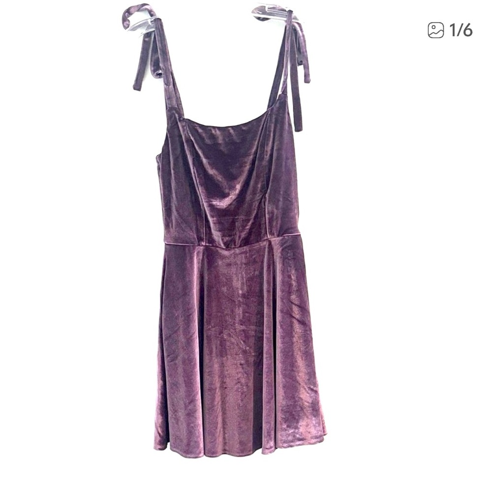 Mi Ami Size S Gorgeous Purple Velvet Dress with Tie Straps